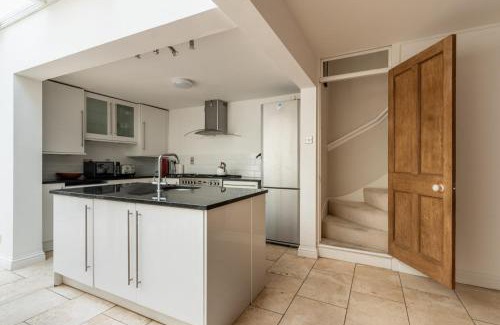 Bath House | GuestReady - A Bohemian Home in Bath