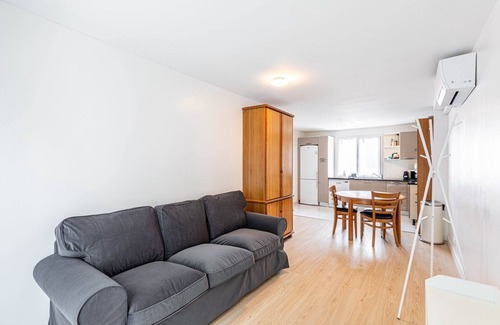Neuilly-Plaisance Apartment | GuestReady - Cosy stay with a terrace for 2 people