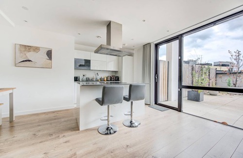 Stratford and New Town Apartment | GuestReady - Olympic Park City Living