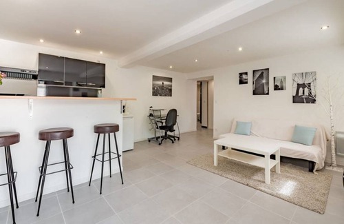 Vaise Apartment | GuestReady - Stylish Studio Retreat near Vaise
