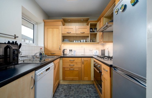 Docklands Apartment | GuestReady - Sunny Victoria Hall