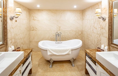 Xiufeng Hotel | Guilin Bravo Hotel Grand Wing