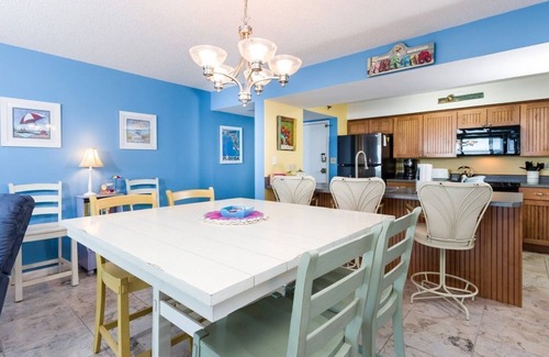Pensacola Beach Condo | Gulf View Bliss 4th Story 5 𝓢𝓽𝓪𝓻 𝓡𝓮𝓿𝓲𝓮𝔀𝓼 & Beach is Across the Street