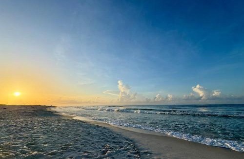 Ono Island Apartment | GULF VIEW condo King bed with bunk and LARGE L shaped balcony in cozy Perdido Key