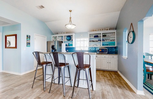 San Luis House | Gulf-view haven steps to ocean with huge deck, WiFi, & AC - dogs & snowbird OK