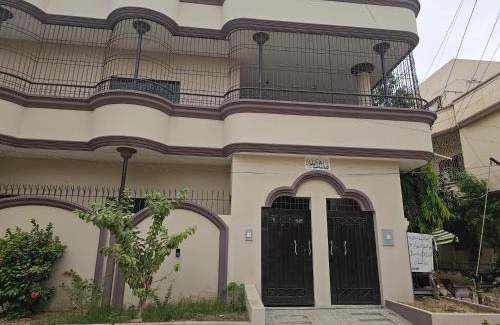 Gulshan-e-Iqbal House | Gulshan Family Couples GH