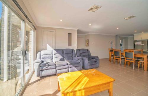 Bonner House | Gungahlin 4 bed room townhouse