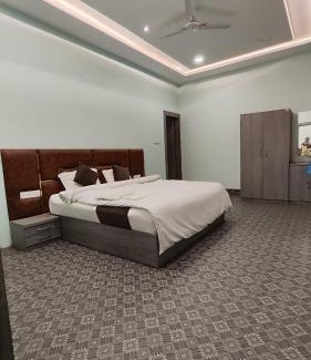 Mathura House | Guru Kripa Guest House