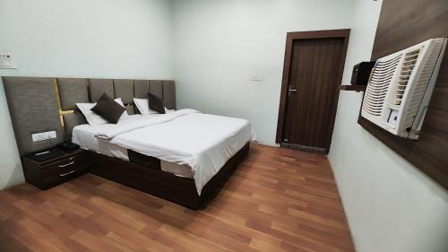 Mathura House | Guru Kripa Guest House