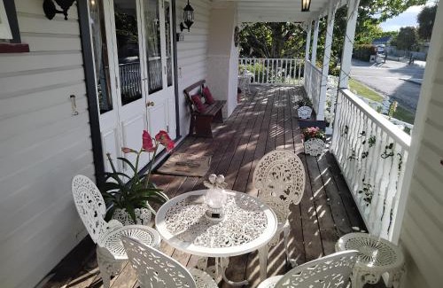 Havelock North Bed & Breakfast | Guthrie Cottage