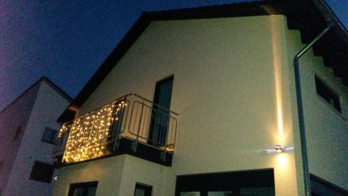 Jungersdorf House | Gutunterdachgebracht