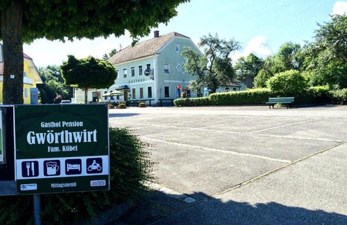 Kasten bei Boeheimkirchen Hotel | Gwörthwirt