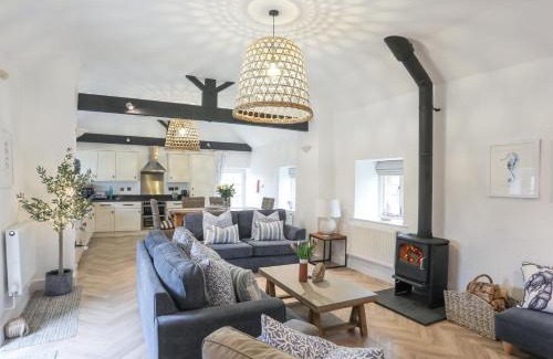 Newborough House | Gwel-y-Rhos
