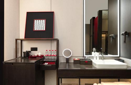 East Huanshi Road Hotel | Gwen Jane Hotel Free shuttle buses at the exhibition hall during the Canton Fair