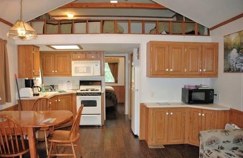 Kenai Peninsula Cabin | Gwin's Lodge Spruce Chalet #7