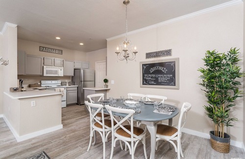 Camelback East Condo | Gym, yr round pool-spa, 2 Bd, 2 Bath, Gated, 9 AM-PM chk in-out