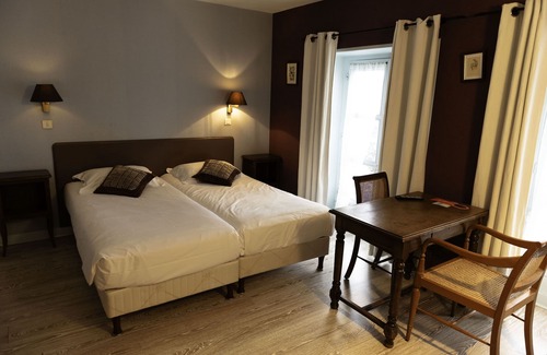 Verneuil-sur-Avre Hotel | HÔTEL DU SAUMON