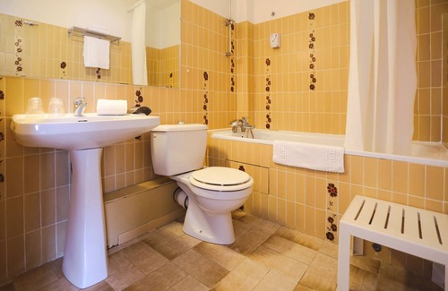 Saint-Maixent-l'Ecole Hotel | Hôtel Le Cheval Blanc