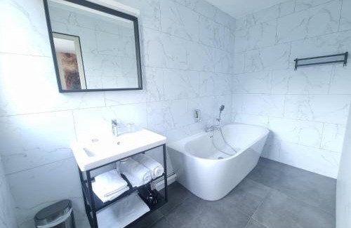 Rancourt Hotel | Hôtel Le Prieuré