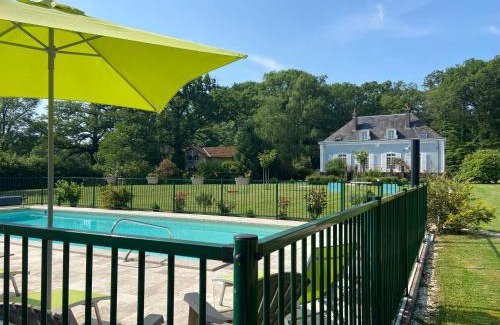 Saint-Fargeau Hotel | Hôtel les Grands Chênes