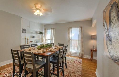 Central Colorado Springs Apartment | *H NEW!* Centrally Located 3BDRM Traveler`s Home Near Downtown Colorado Springs