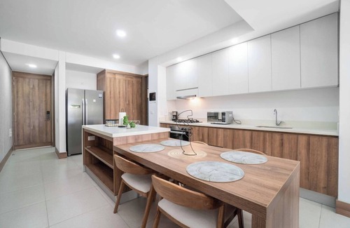Granada Apartment | H206 - Perfect Family Fun - Pool & 24h Security