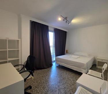 Explanada de la Estacion House | Habitación privada centro málaga cerca de la estación de tren María Zambrano y del centro histórico y de la playa