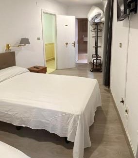 Mungia Hotel | Habitaciones triple familiar HOTEL LAUAXETA
