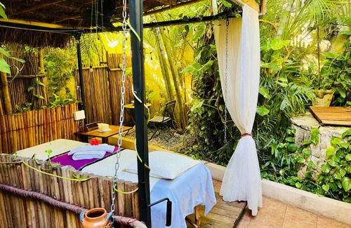 Colonia Maravilla Bed & Breakfast | Hacienda Boutique B&B and Spa Solo Adultos