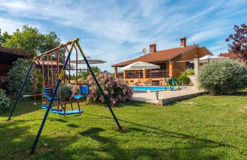 Muntic House | Hacienda RoseMary