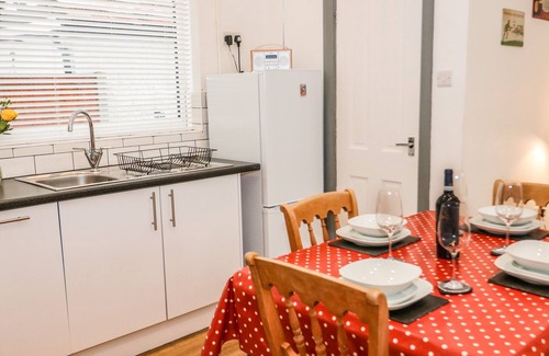 Rhos on Sea Cottage | Hafan Y Mor