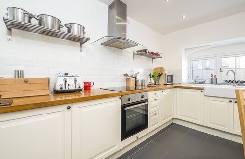 Manorbier Cottage | Hafod, Holiday Cottage Manorbier, Sleeps 5, 2 bedrooms, bathrooms