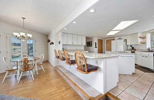Buhl House | Hagerman~Rural Snake River Getaway