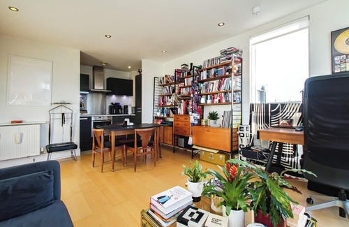 Haggerston Apartment | Haggerston - Top Floor 1 Bedroom with stunning view of the city skyline