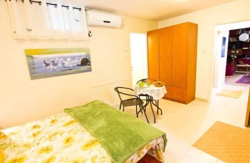 Haifa House | Haifa carmel-Charming Private unit