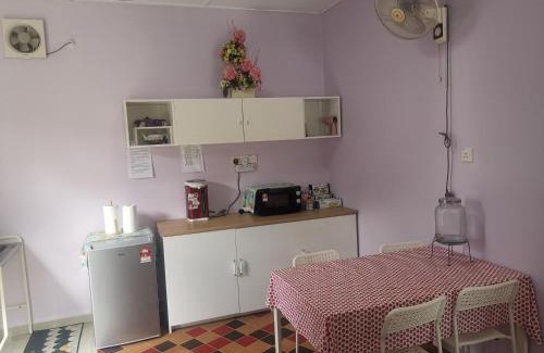 Raub House | Haji Homestay - A tiny house with 2 bedrooms