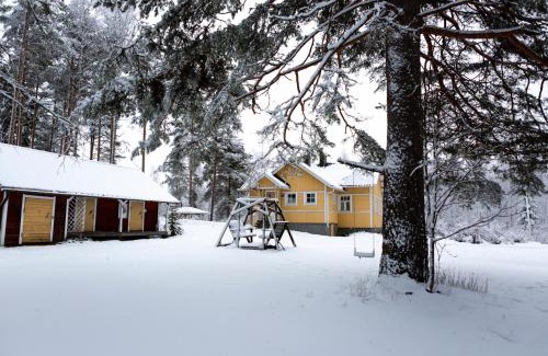Raakkyla Ski Chalet | Hakoniemi