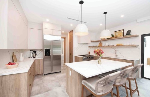 Old Man Bay House | Halcyon Point: New Luxurious Oceanfront Villa w/Pool, Spa + Tanning Terrace