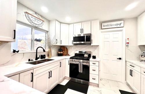 El Cajon Villa | Half ACRE Lux Pool SPA with FIREPIT ARCADE Grill Sleeps 40