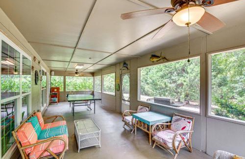 Kingston House | half Mi to Lake Texoma Home with Fire Pit and Grill!