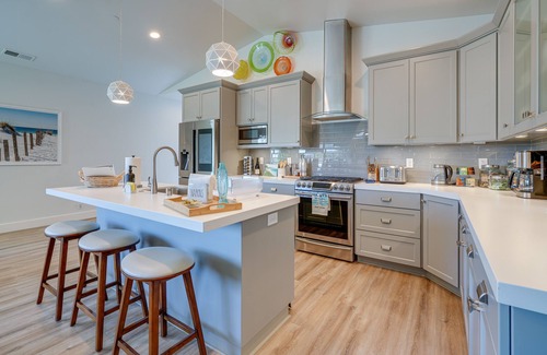 Half Moon Bay House | Half Moon Bay Vacation Rental: 1 Mile to Beach!