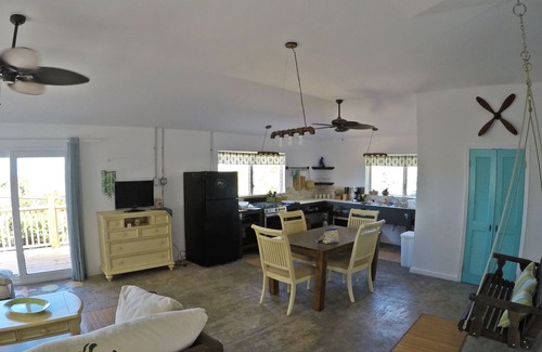 Stella Maris Cottage | Half Moon Cottage - Ocean View in Stella Maris Settlement on Long Island