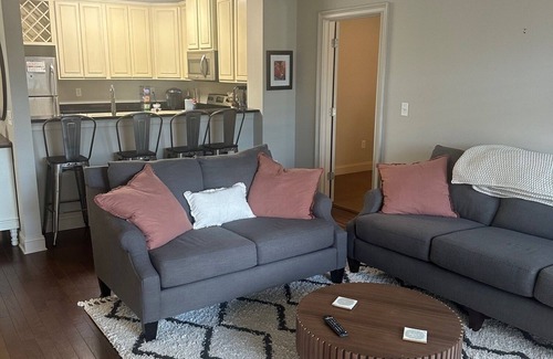 Tuscaloosa Condo | "Half Time Condo" - Cozy 2-bedroom 2 bath, convenient to Bryant-Denny stadium