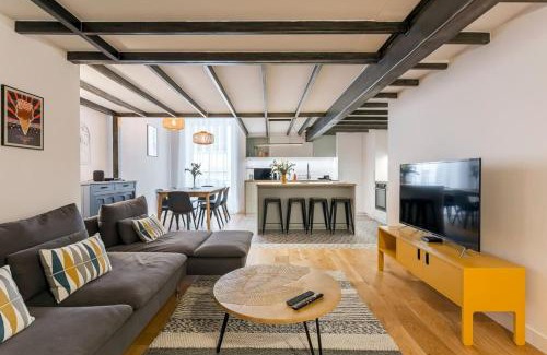 Boucle - Gros Caillou Apartment | Hamac Suites - Suite Herbouville - Quai du Rhône