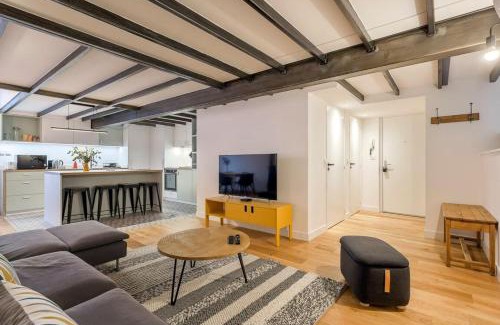 Boucle - Gros Caillou Apartment | Hamac Suites - Suite Herbouville - Quai du Rhône