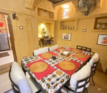 Amar Sagar Pol Bed & Breakfast | Hamari Haveli