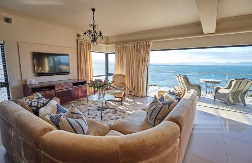Hermanus City-Centre Apartment | Hamewith Penthouse