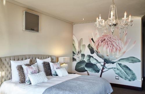 Hermanus City-Centre Apartment | Hamewith Penthouse