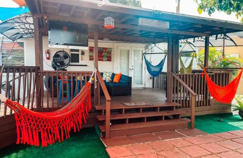 Little Ranches House | Hammocks & mini-golf! 10 mins from Beach!
