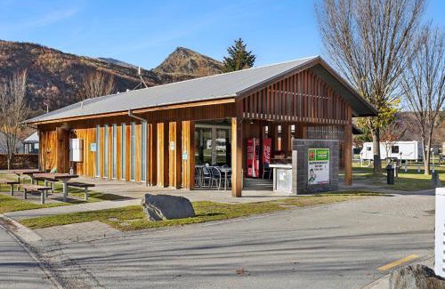 Arrowtown Resort | Hampshire Holiday Parks - Arrowtown